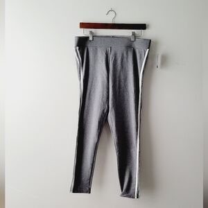 NWT Torrid white and gray‎ leggings size 1X